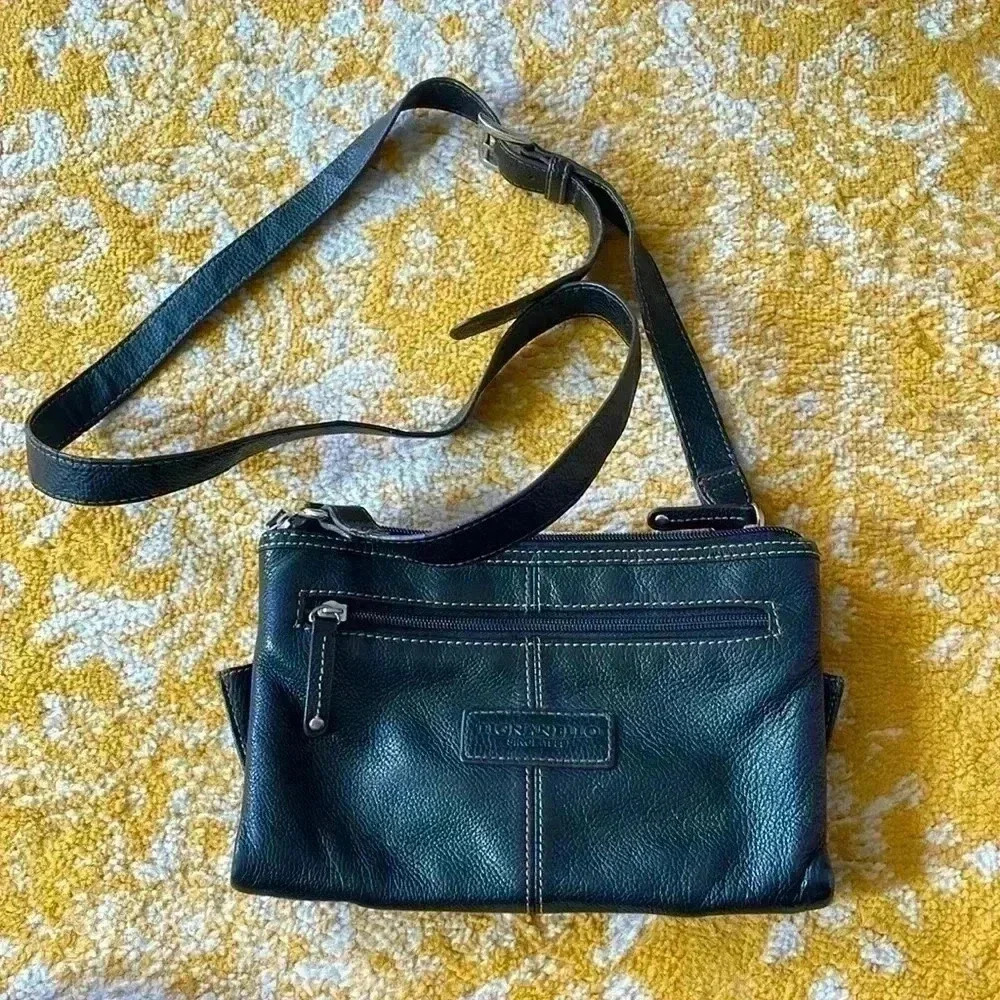 Tignanello crossbody leather wallet purse